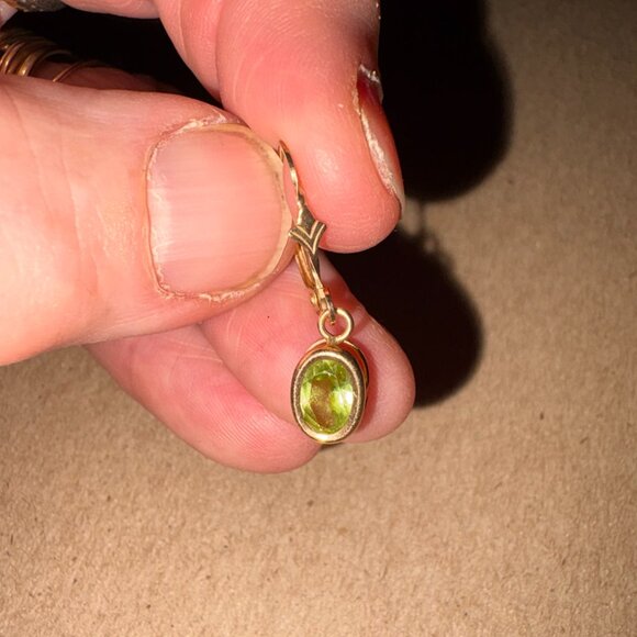 Vintage 1960's 14k Yellow Gold 7x5mm Oval Peridot Leverback Earrings - Picture 7 of 9